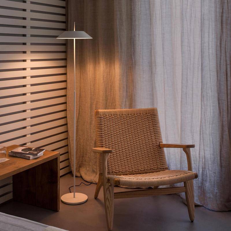 Lampadaire design abat-jour conique de couleur Contemporary