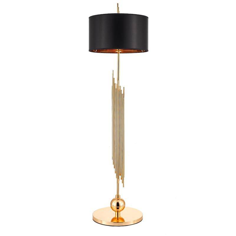 Lampadaire design doré avec abat-jour noir arrondi body