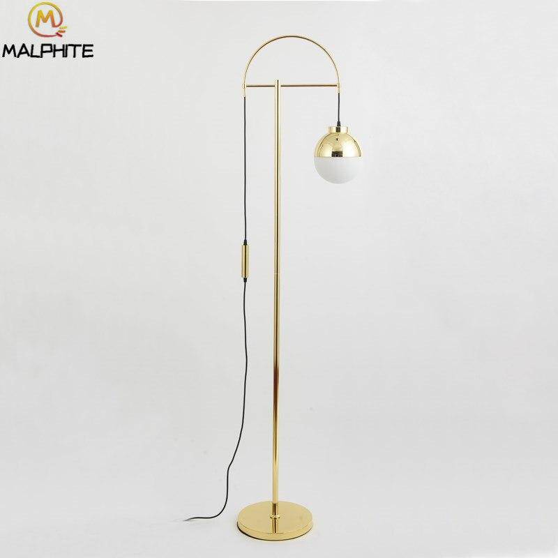Lámpara de pie design LED en metal dorado con bola de cristal Lujo