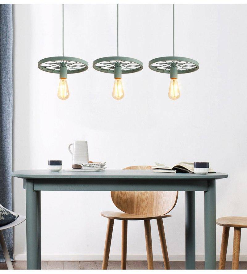 Design Retro pendant light with wheel shape in metal