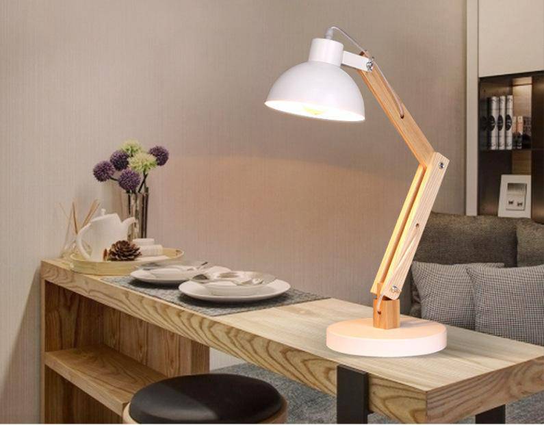Adjustable wooden desk lamp Manu