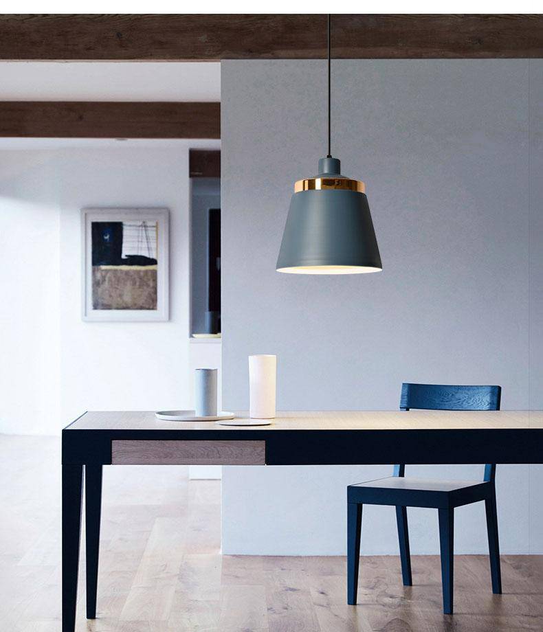Suspension LED moderne en métal et base métalique
