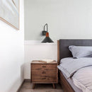 Applique murale design ajustable avec abat-jour en métal noir