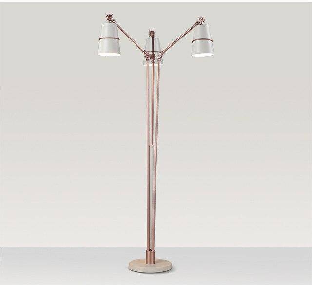 Lampadaire design LED doré Illumination