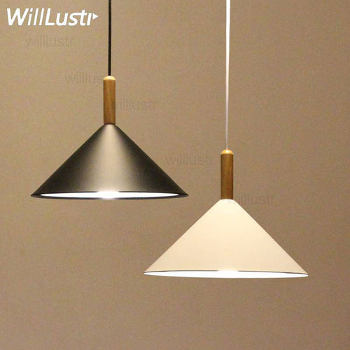 Suspension design cône en aluminium et support en bois