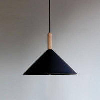 Suspension design cône en aluminium et support en bois