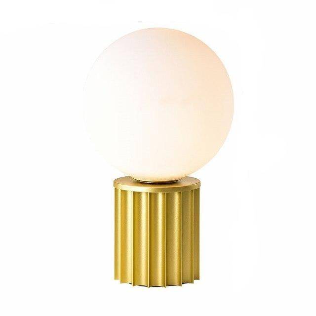 Lampe à poser design en métal doré avec boule blanche LED