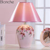 Lampe de chevet à poser avec abat-jour et base fleuri colorée