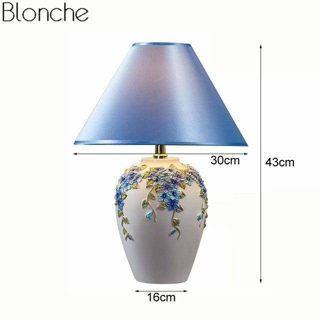 Lampe de chevet à poser avec abat-jour et base fleuri colorée