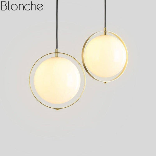 Suspension design LED boule en verre dans cercle doré - vue 4 sur 6