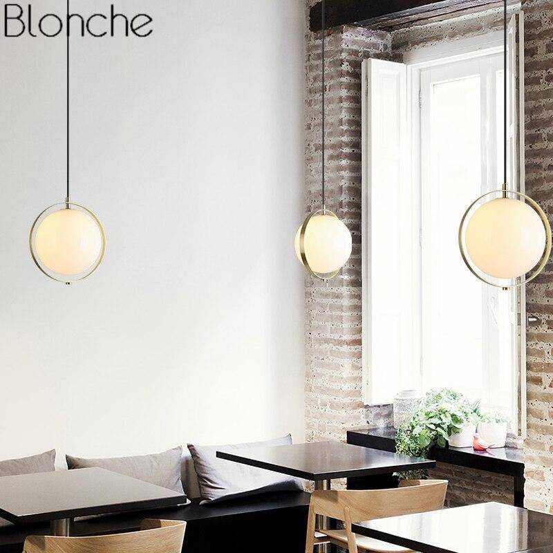 Suspension design LED boule en verre dans cercle doré - vue 5 sur 6