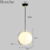 Suspension design LED boule en verre dans cercle doré