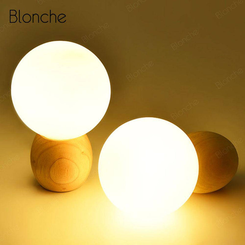 Lampe de chevet à LED boule en bois