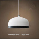 Suspension design LED avec abat-jour en métal arrondi au bords dorés Loft