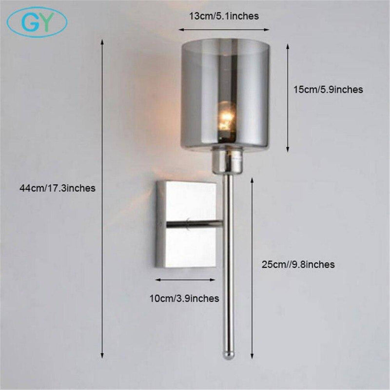 Applique murale design chromée à LED et abat-jour cylindrique en verre