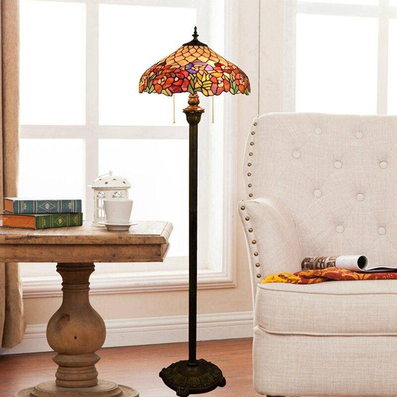 Lampadaire tiffany avec abat-jour en verre vitrail multicolore Lighting