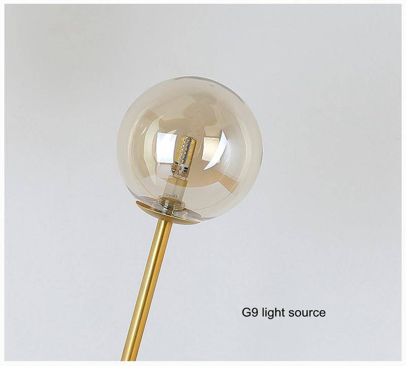 Lampe de chevet design avec deux branches doré et boules en verre - vue 3 sur 8