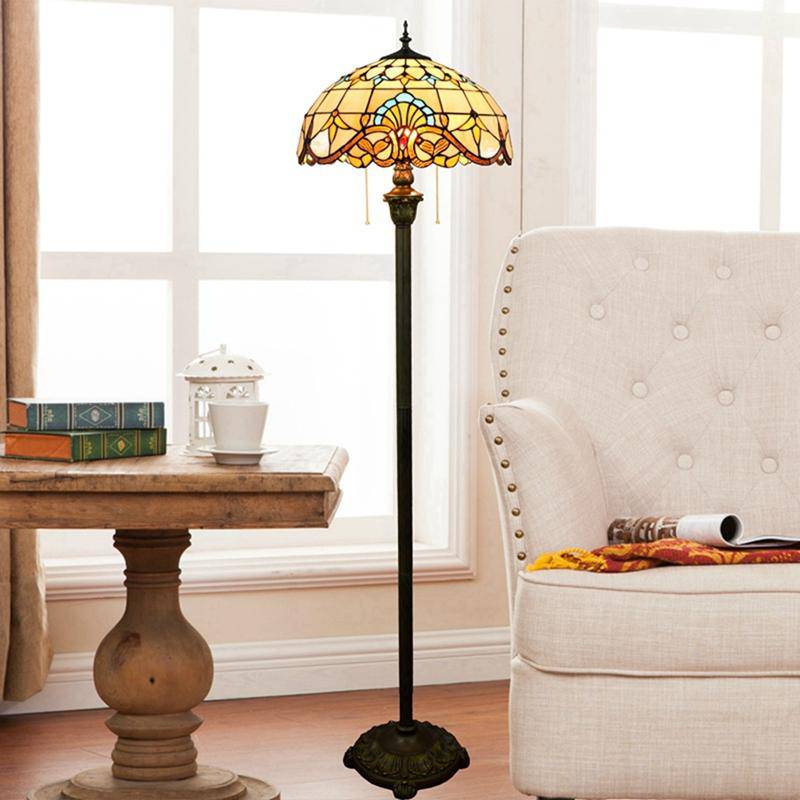 Lampadaire tiffany avec abat-jour en verre vitrail jaune - vue 4 sur 5