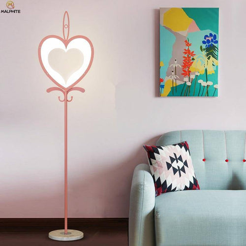 Lampadaire rose en forme de coeur Gift