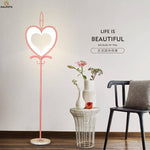 Lampadaire rose en forme de coeur Gift