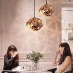 Suspension design plusieurs formes de petits triangles Sparks