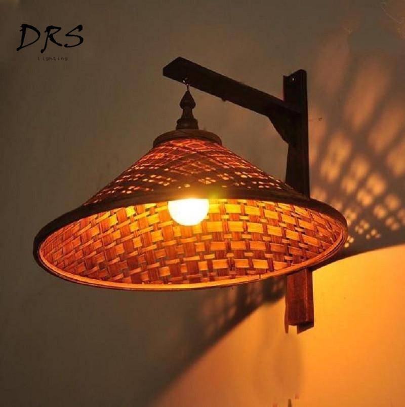 Lámpara de pared rústica con pantalla de bambú Hat