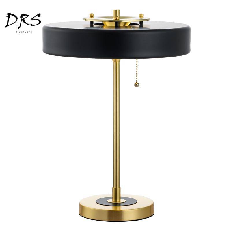 Lampe de chevet doré et abat-jour métal noir cylindrique Mesa