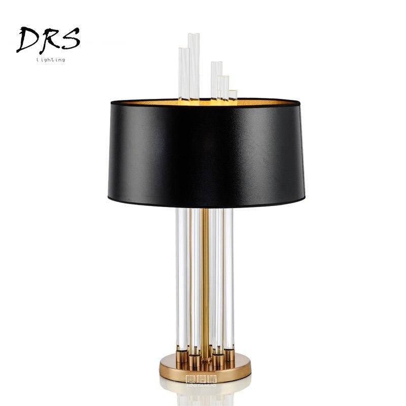 Lampe de chevet dorée en verre et abat-jour noir Designer