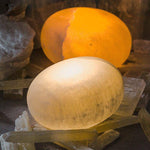 Lampe à poser en forme de cailloux à LED Mineral