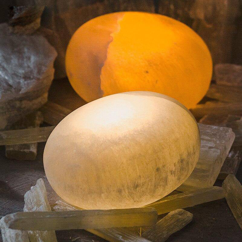 Lampe à poser en forme de cailloux à LED Mineral