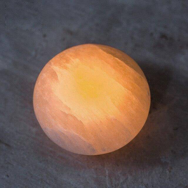 Lampe à poser en forme de cailloux à LED Mineral