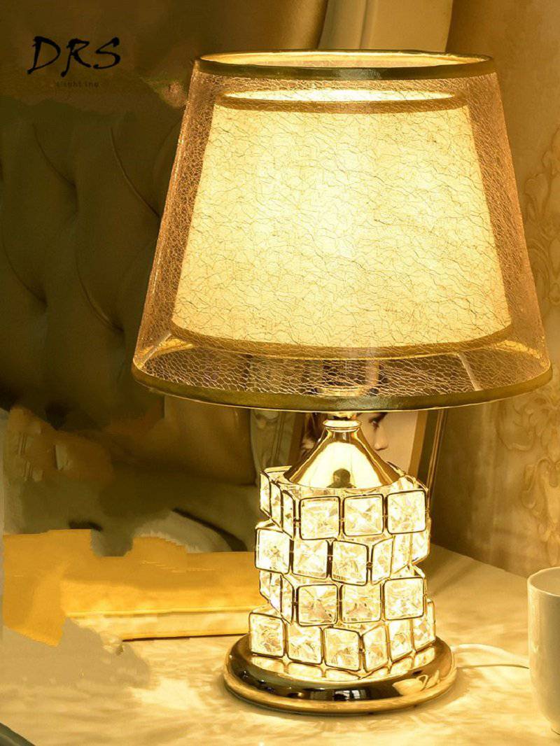 Lampe de chevet abat-jour et cristaux Rubiks - vue 5 sur 8