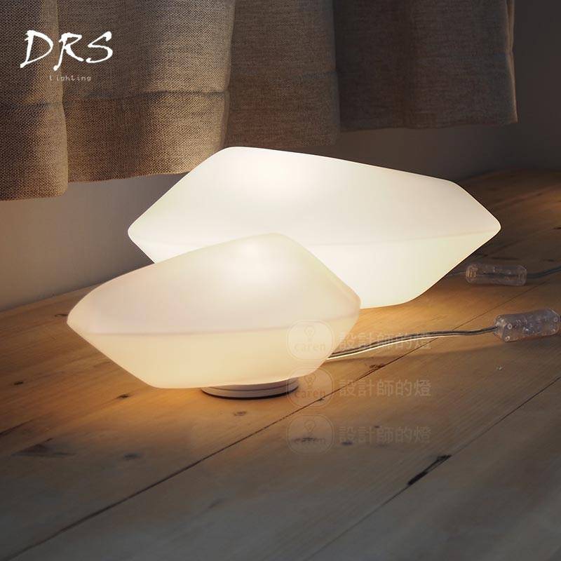 Lampe à poser LED en forme de rocher blanc