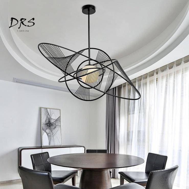 Design chandelier with interlocking circles Deco