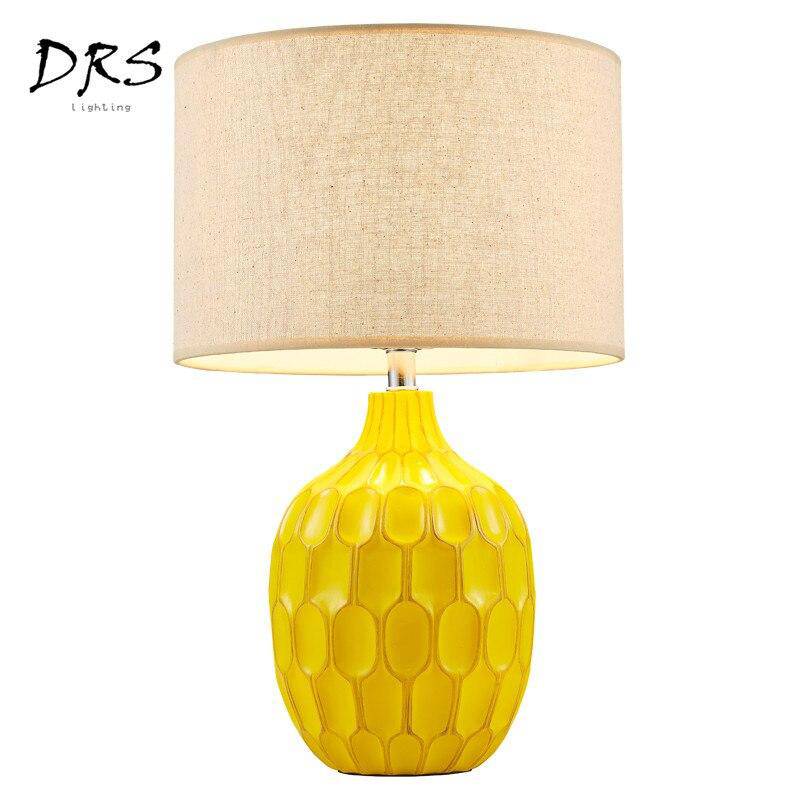 Lampe de chevet jaune avec abat-jour tissu Hotel