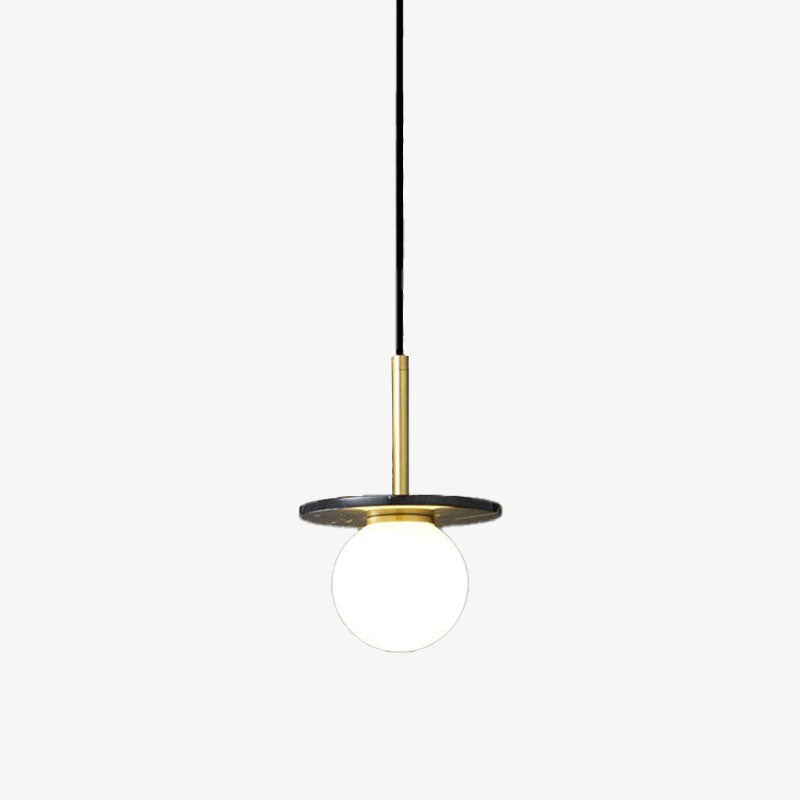 Suspension design avec abat-jour plat en marbre Gianna