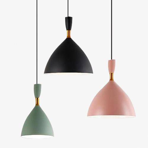 Suspension design colorée de formes conique Restaurant