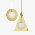 Suspension design dorée en forme de rond ou de triangle à LED